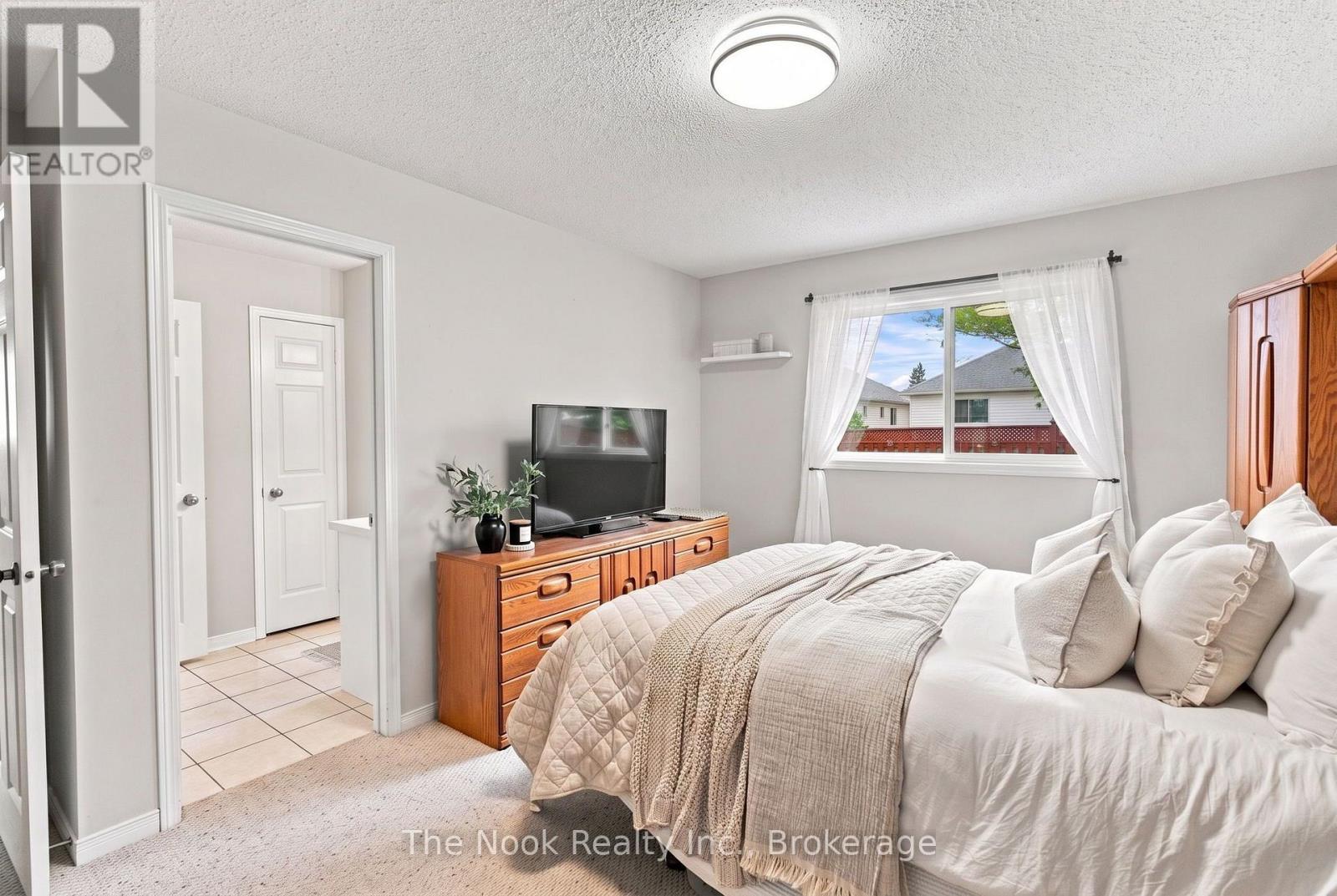 638 Longworth Avenue, Clarington, Ontario  L1C 5B8 - Photo 27 - E13737008
