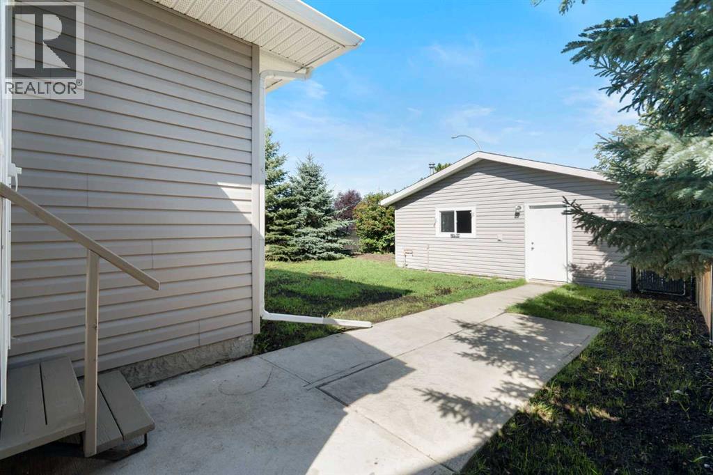 1198 Kildeer Close, Didsbury, Alberta  T0M 0W0 - Photo 2 - A2341194