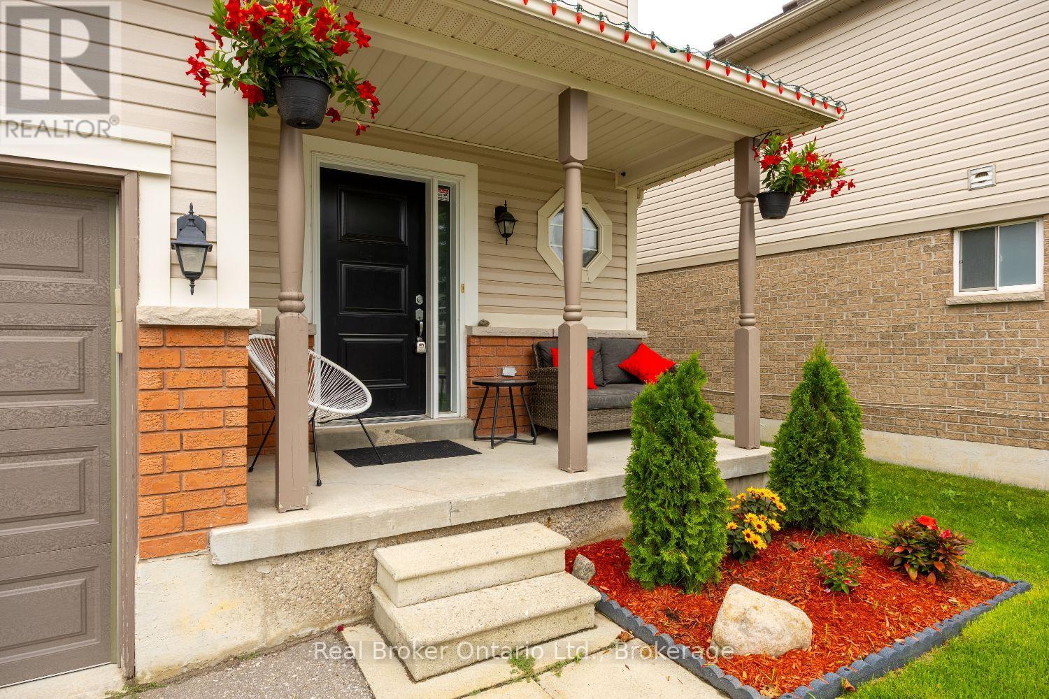 36 Bannister Street, Clarington, Ontario  L1C 5L8 - Photo 5 - E13737182