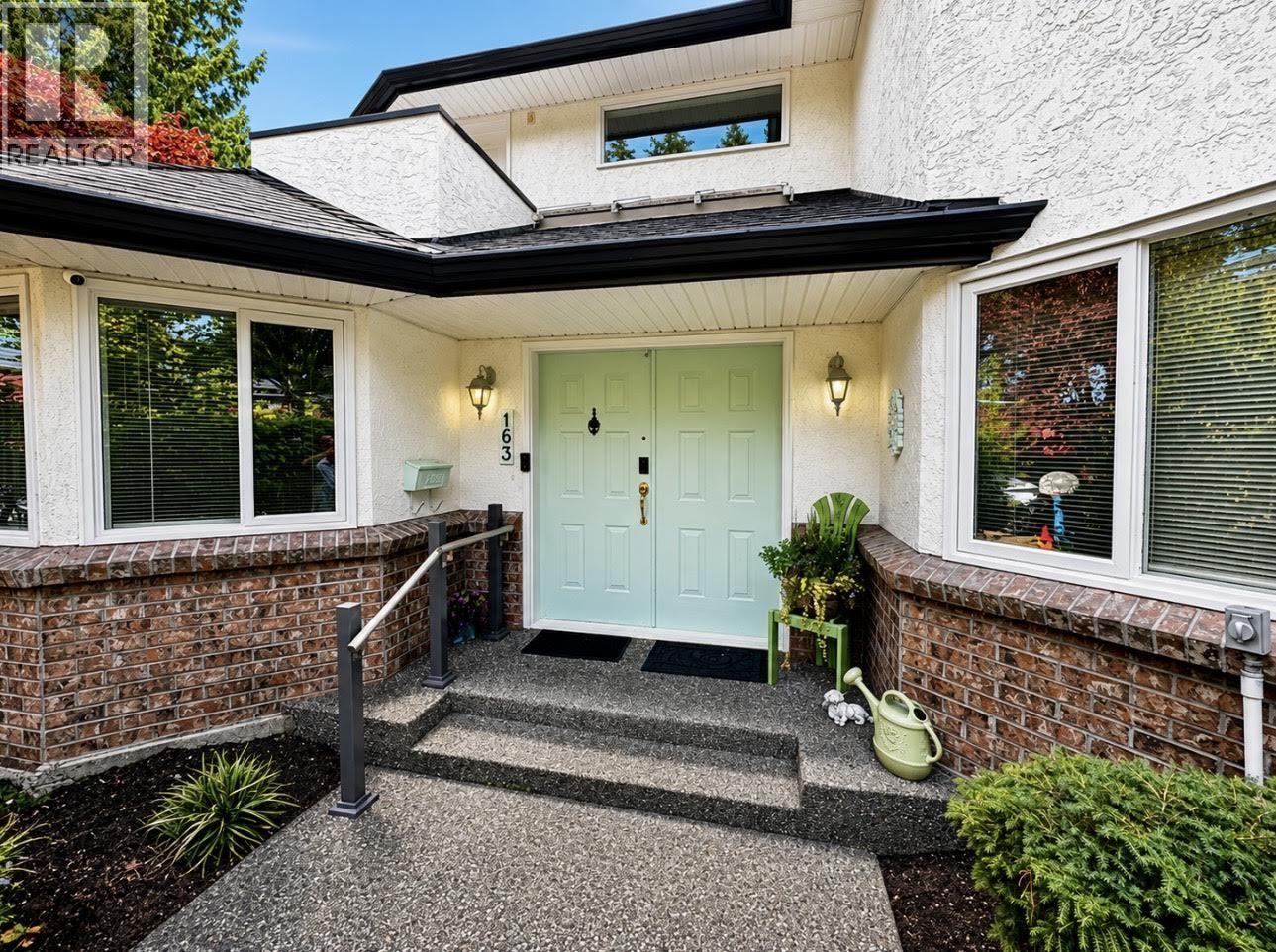 163 49 Street, Delta, British Columbia  V4M 2P1 - Photo 2 - R3156510