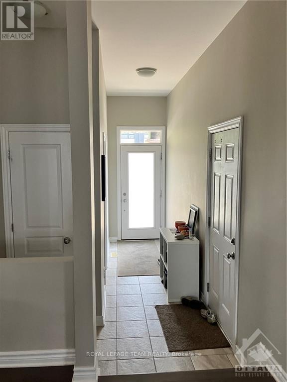 82 Warrior Street, Ottawa, Ontario K2V 0M2 - Photo 2 - X13737100
