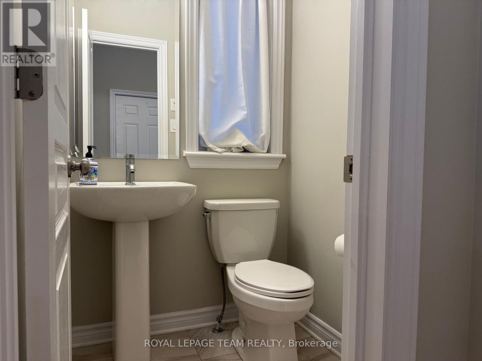 82 Warrior Street, Ottawa, Ontario K2V 0M2 - Photo 4 - X13737100