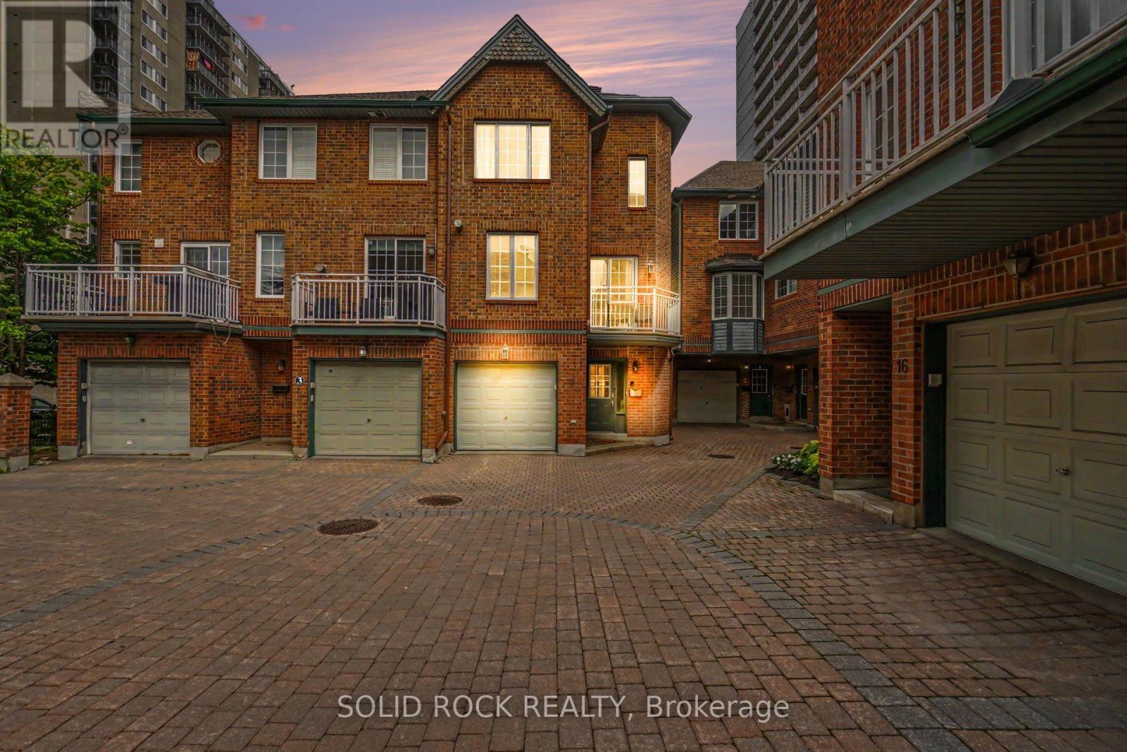 5 BECKINGTON PRIVATE, Ottawa, Ontario
