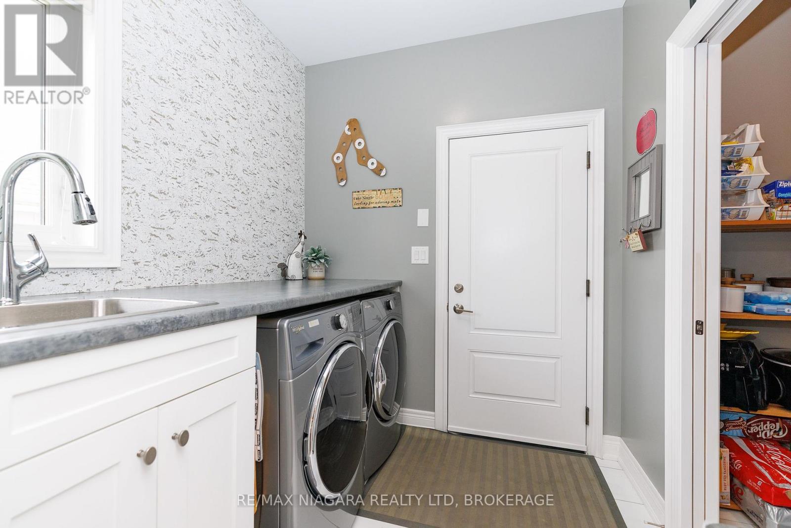 36 Derbyshire Drive, Fort Erie, Ontario  L0S 1N0 - Photo 13 - X13737240
