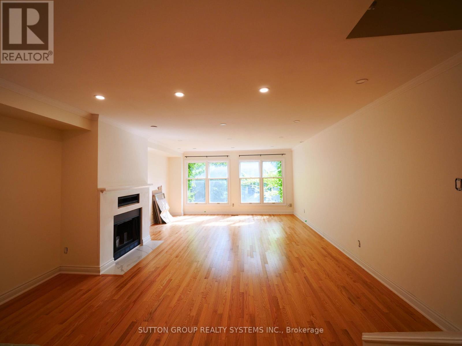 45 Soho Square, Toronto, Ontario  M5T 2Z2 - Photo 4 - C13737108