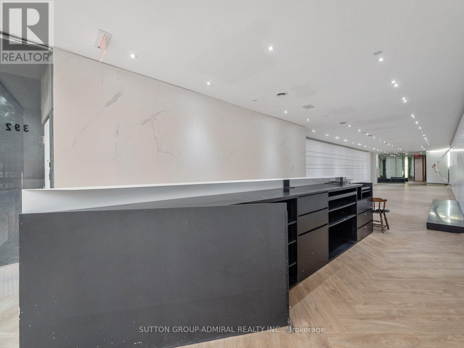Main - 392 Eglinton Avenue W, Toronto, Ontario  M5N 1A2 - Photo 3 - C13737218