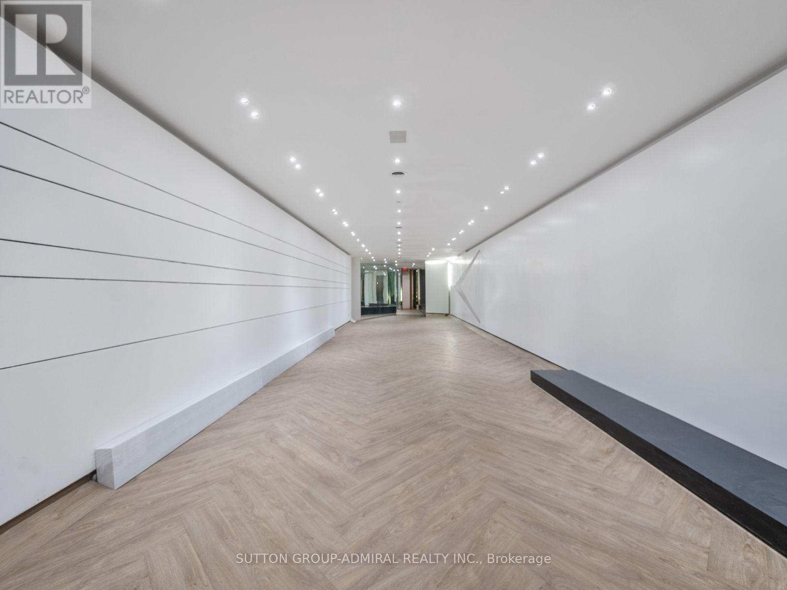 Main - 392 Eglinton Avenue W, Toronto, Ontario  M5N 1A2 - Photo 4 - C13737218