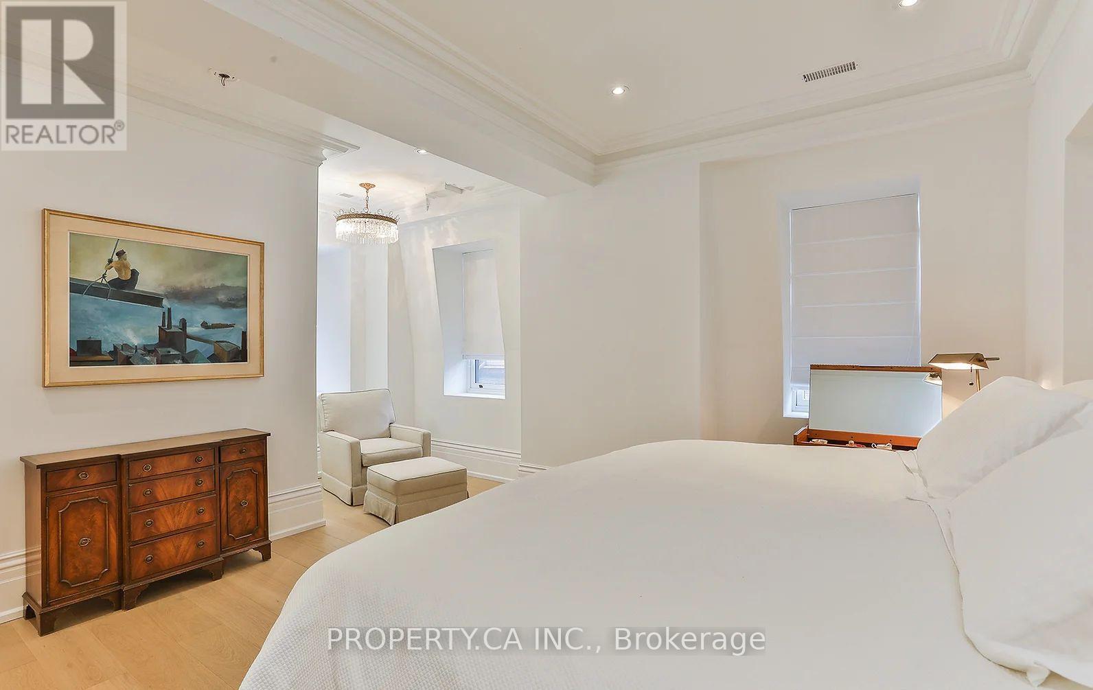 Main House - 38 Beaconsfield Avenue, Toronto, Ontario  M6J 3H9 - Photo 22 - C13737254
