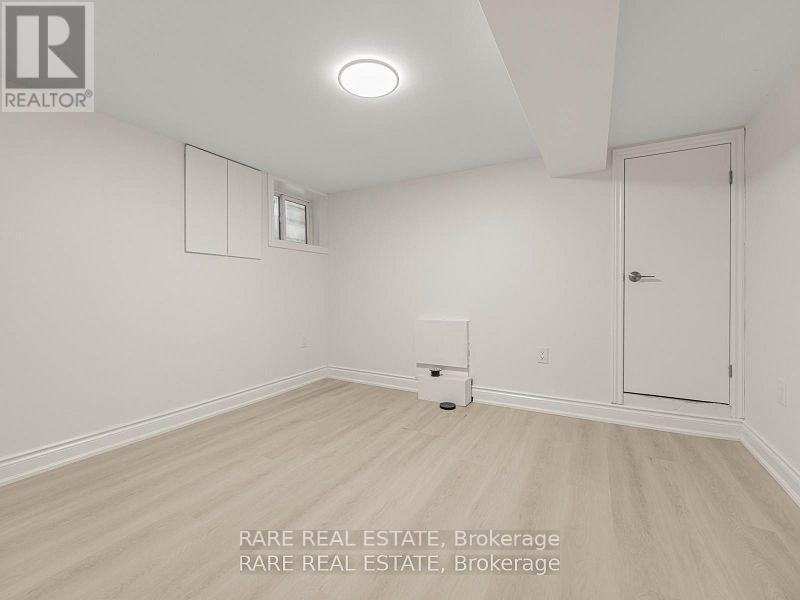 Lower - 727 Rhodes Avenue, Toronto, Ontario  M4J 4X5 - Photo 6 - E13737158