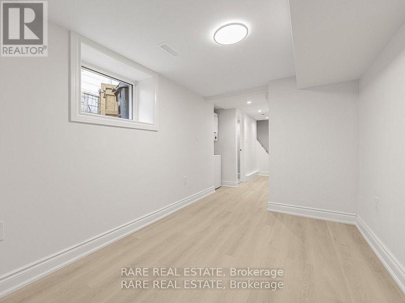Lower - 727 Rhodes Avenue, Toronto, Ontario  M4J 4X5 - Photo 8 - E13737158