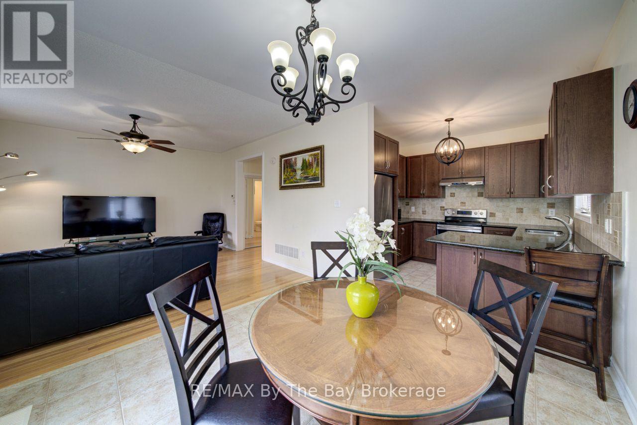 11 Grand Poplar Lane, Wasaga Beach, Ontario  L9Z 0C7 - Photo 13 - S13737124