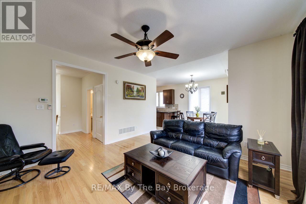 11 Grand Poplar Lane, Wasaga Beach, Ontario  L9Z 0C7 - Photo 8 - S13737124