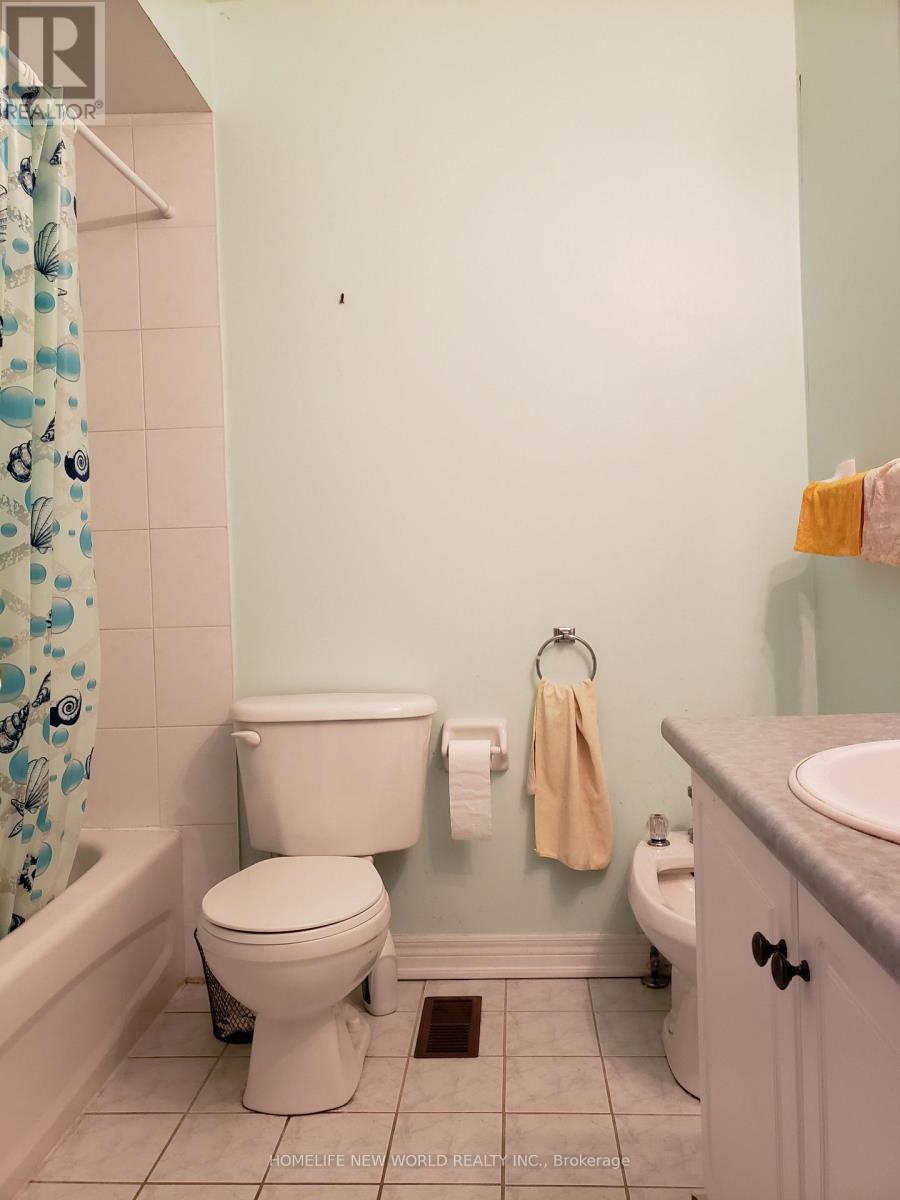 94 Forestwood Street, Richmond Hill, Ontario  L4S 2K5 - Photo 9 - N13737056