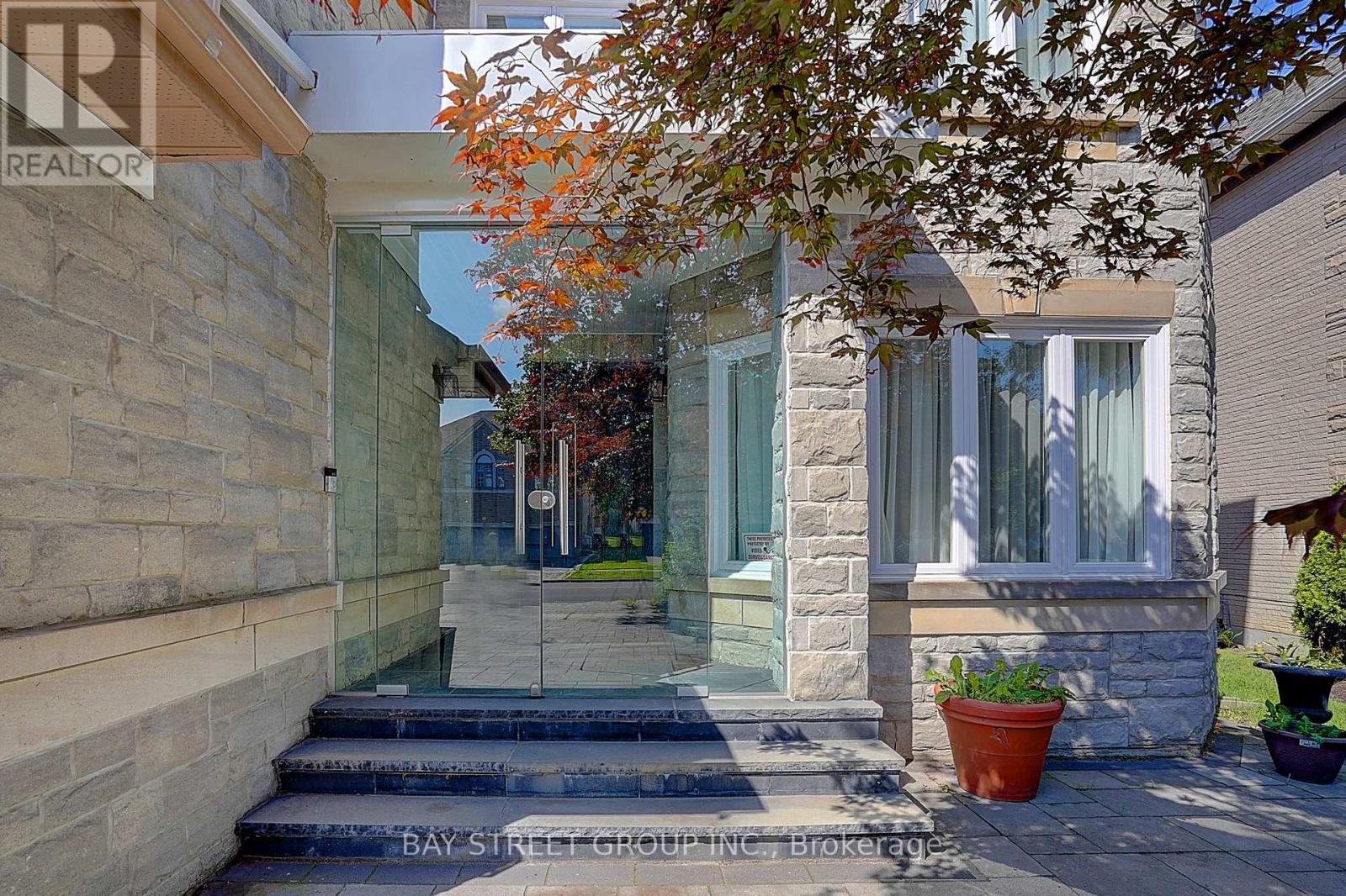 218 Boake Trail, Richmond Hill, Ontario  L4B 3Z6 - Photo 2 - N13737070