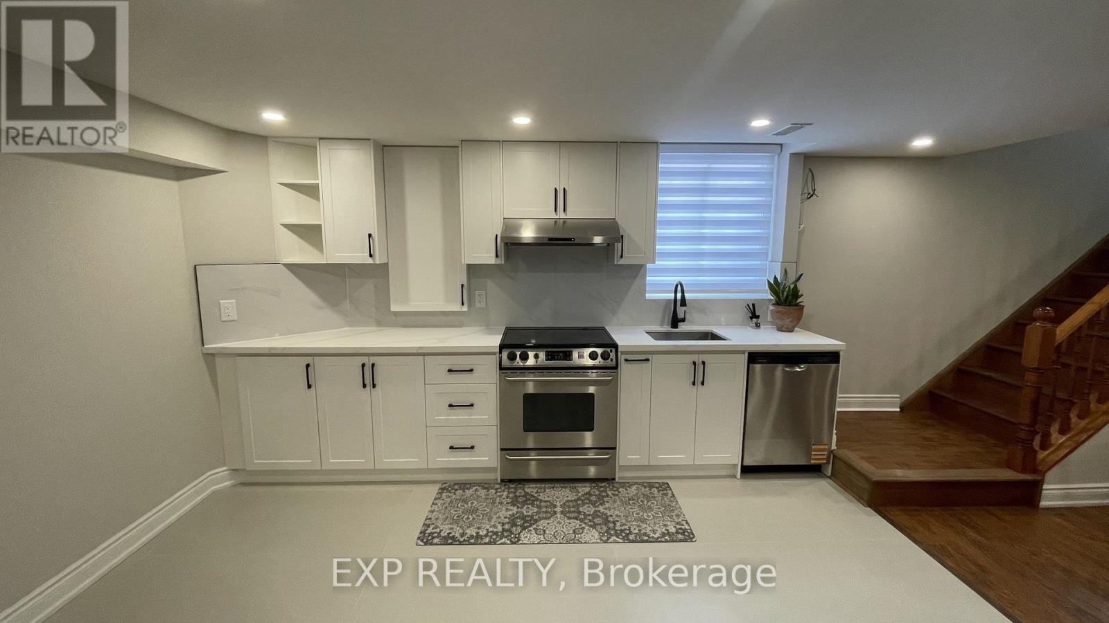 BASEMENT - 94 LENSMITH DRIVE, Aurora, Ontario
