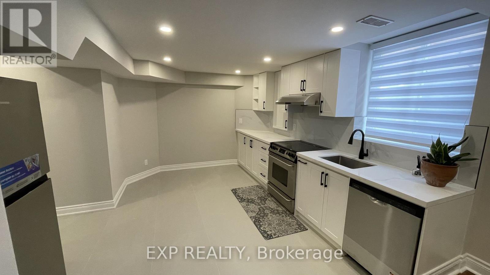 Basement - 94 Lensmith Drive, Aurora, Ontario  L4G 6R9 - Photo 3 - N13737178