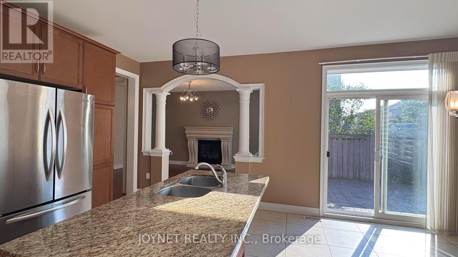 373 Lauderdale Drive, Vaughan (Patterson), Ontario  L6A 4S9 - Photo 12 - N13737230