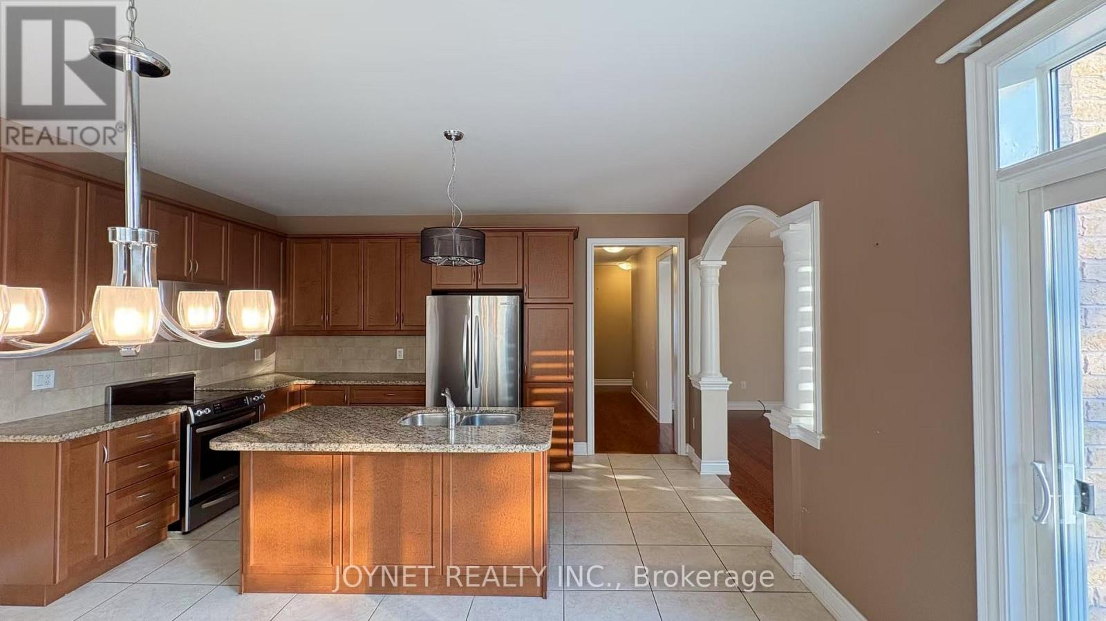 373 Lauderdale Drive, Vaughan (Patterson), Ontario  L6A 4S9 - Photo 9 - N13737230