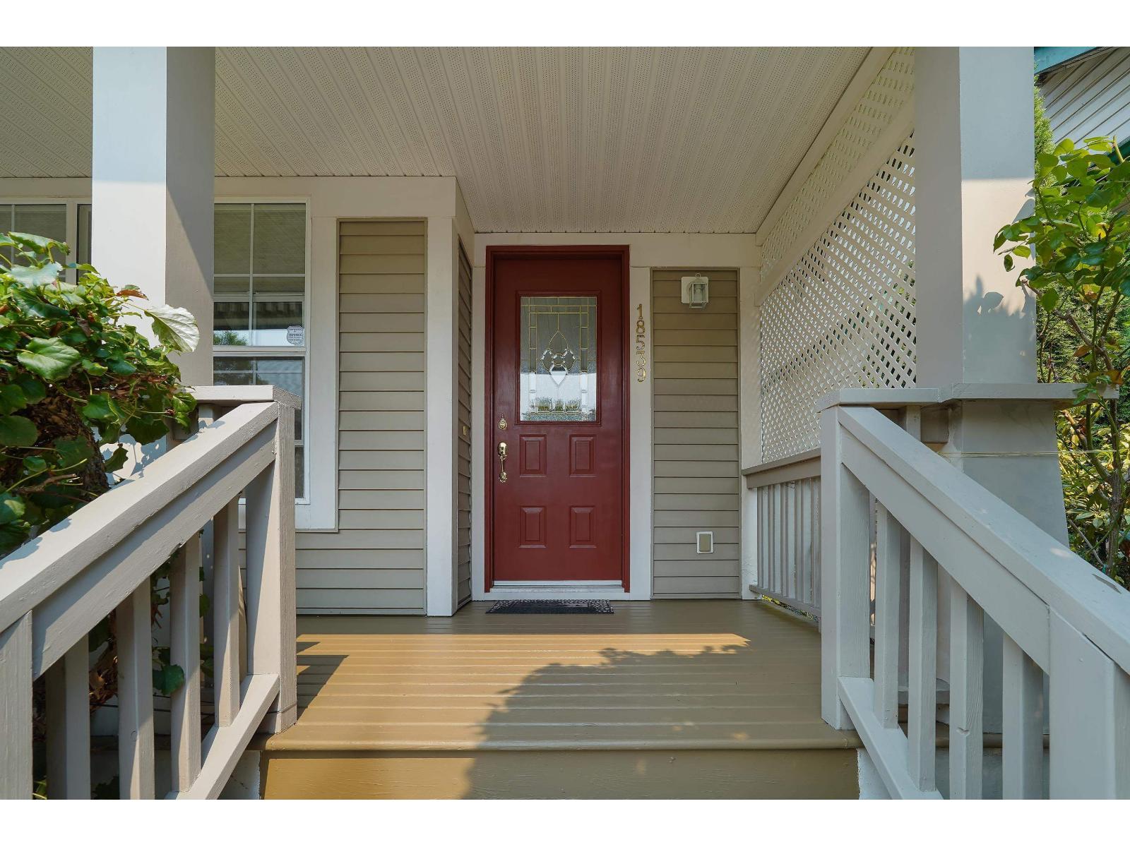 18539 67a Avenue, Surrey, British Columbia  V3S 9B5 - Photo 2 - R3159650