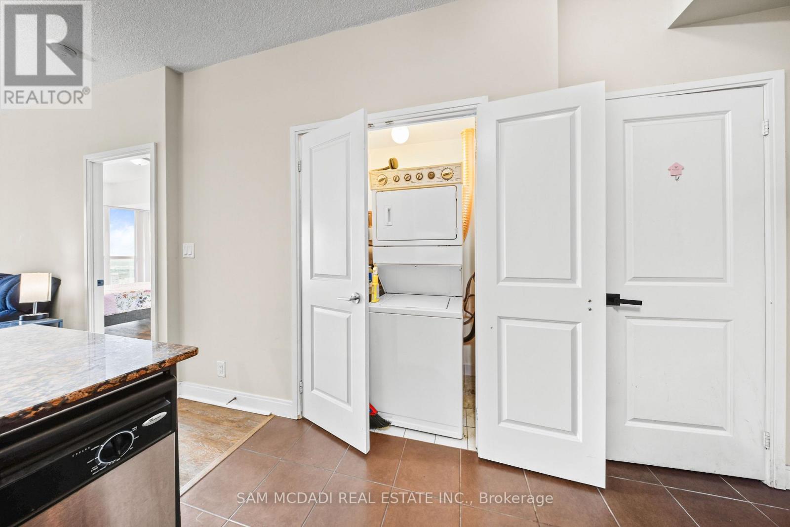2408 - 60 Absolute Avenue, Mississauga, Ontario  L4Z 0A9 - Photo 20 - W13737038