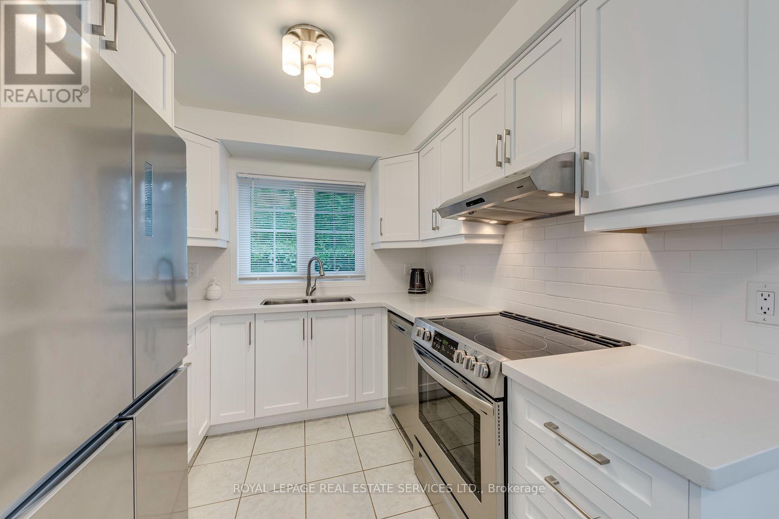 2455 New Wood Drive, Oakville, Ontario  L6H 5Y3 - Photo 19 - W13737090