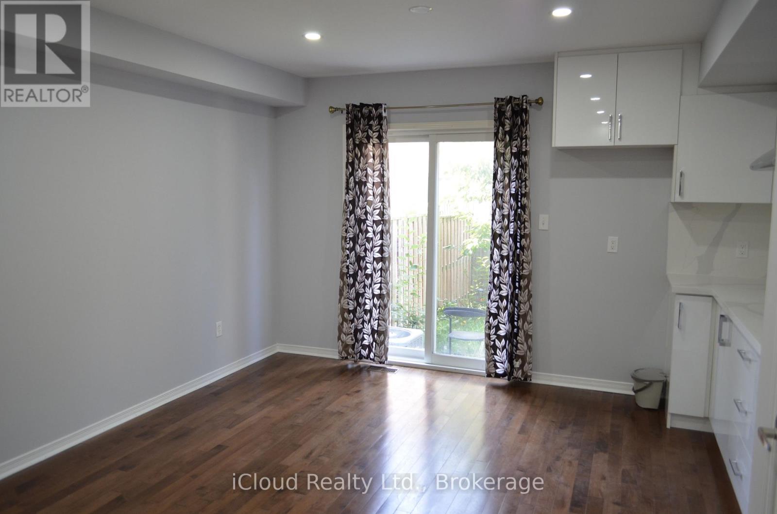 Studio - 319 Aspendale Crescent, Mississauga, Ontario  L5W 0E7 - Photo 6 - W13737194