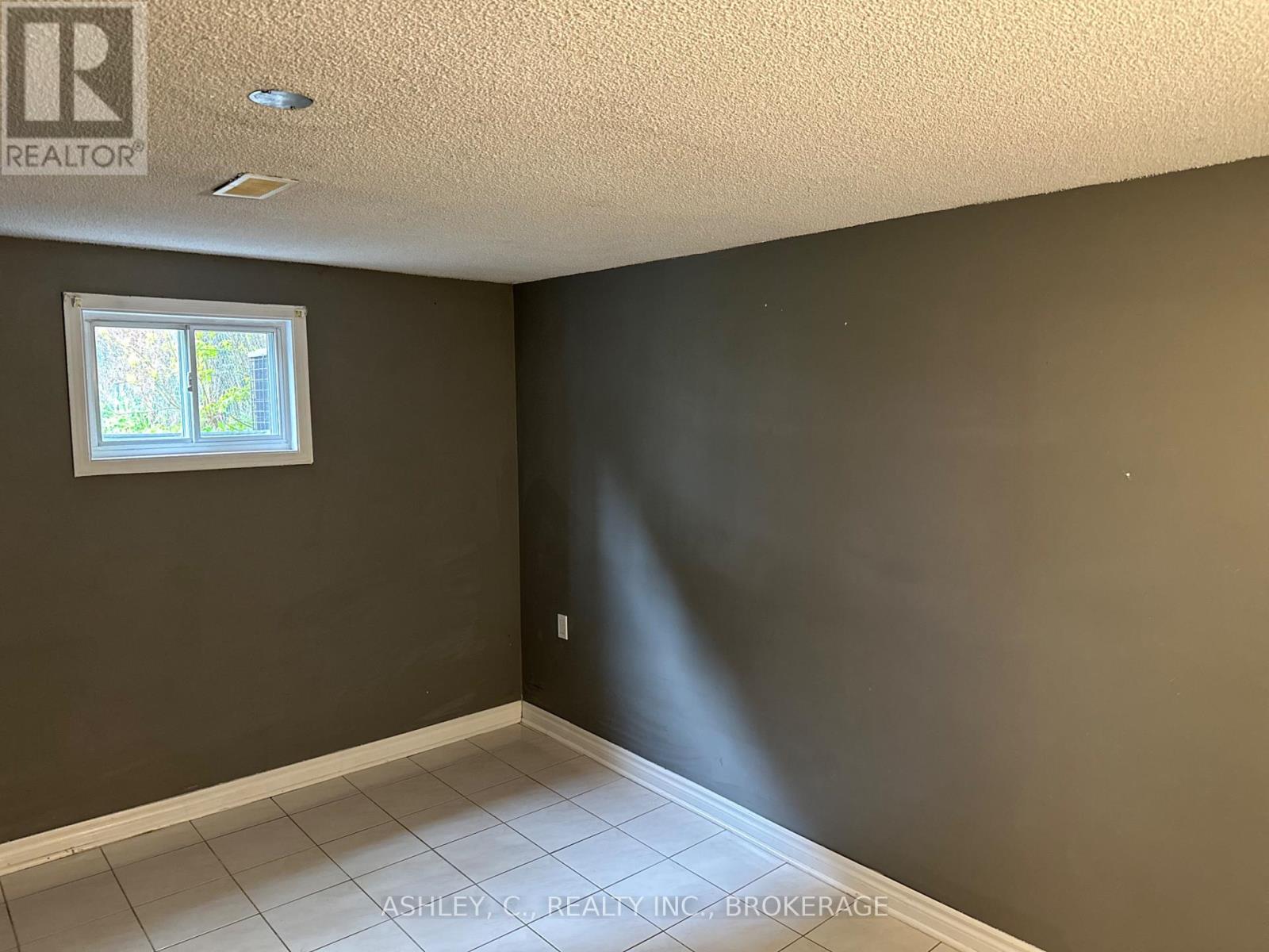 Bsmt - 2546 Palisander Avenue, Mississauga, Ontario  L5B 2L2 - Photo 5 - W13737234