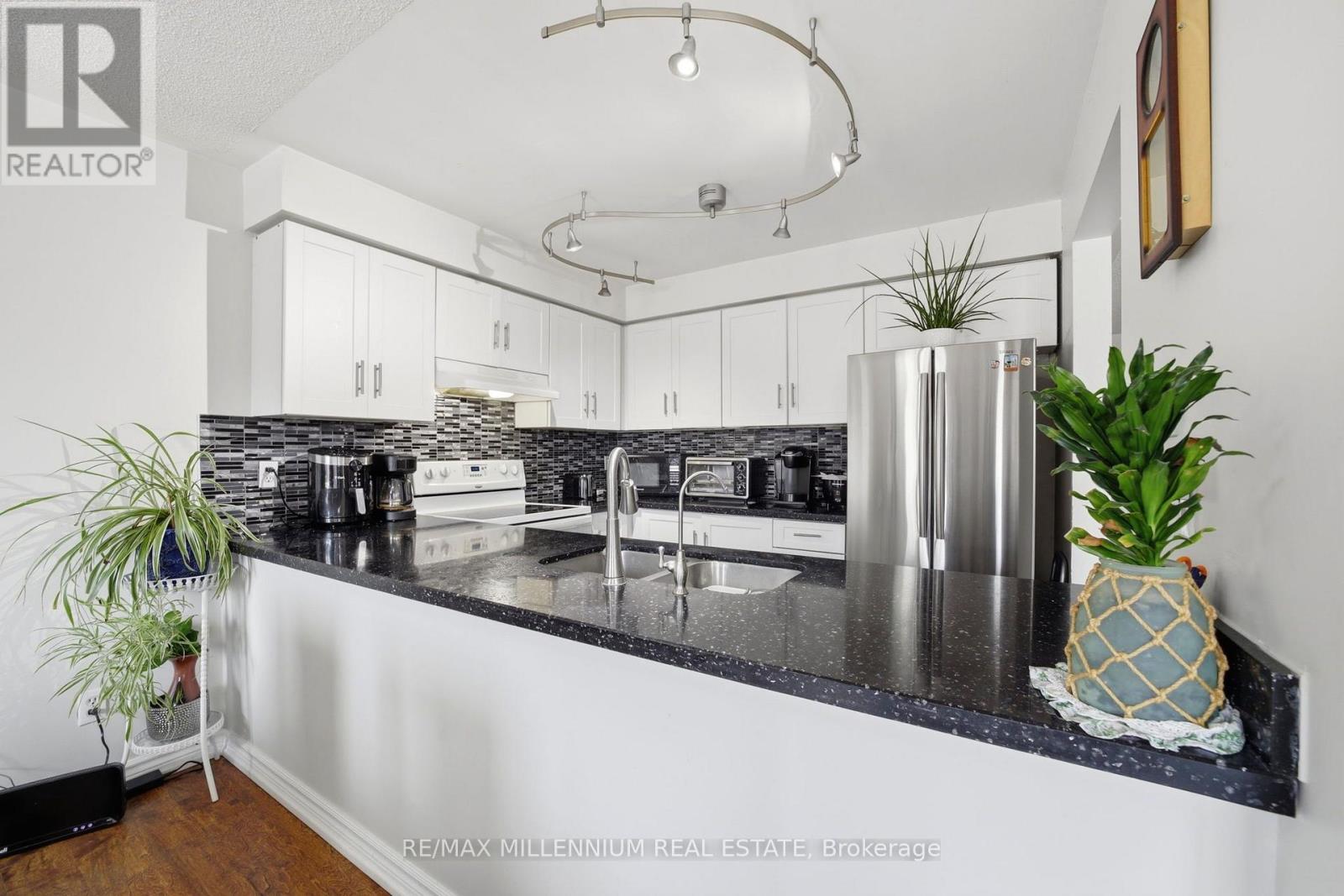 24 - 115 Bristol Road E, Mississauga, Ontario  L4Z 3P7 - Photo 12 - W13737242