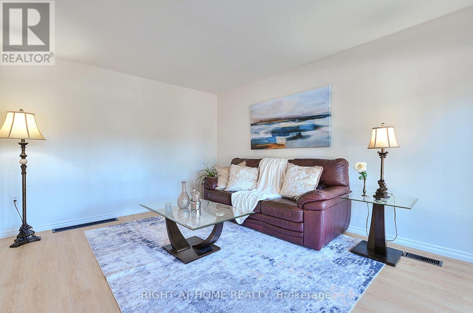 245 West 33rd Street, Hamilton, Ontario  L9C 5J7 - Photo 4 - X13737118