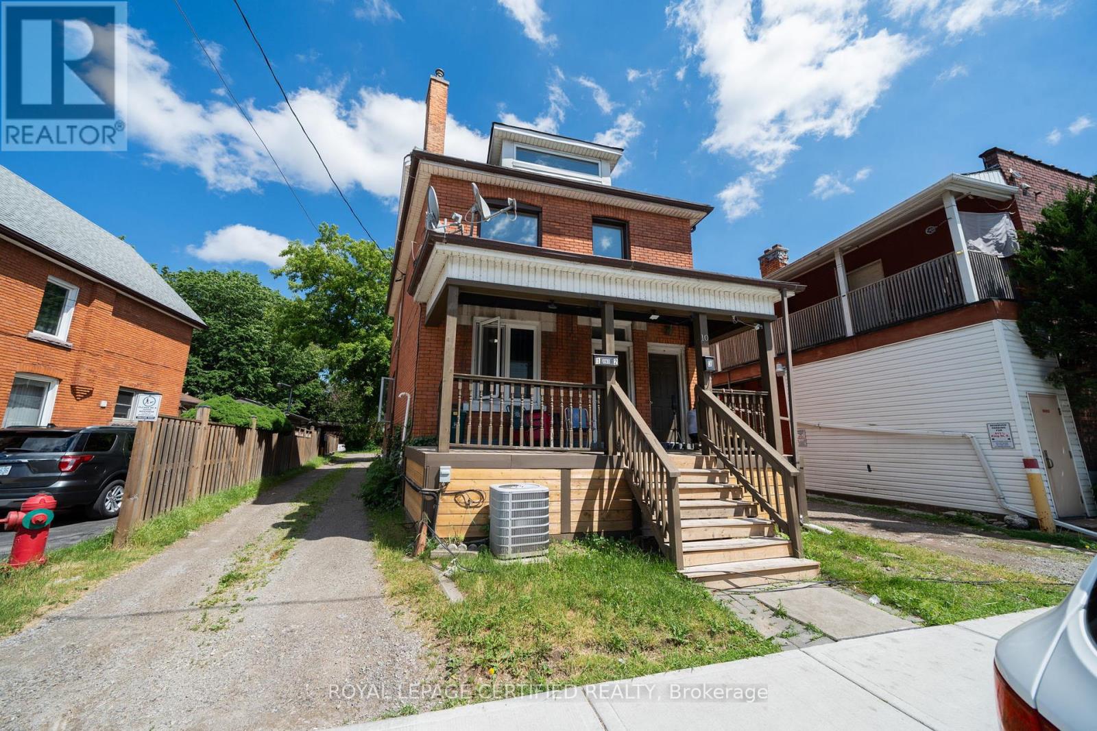10 Fairleigh Avenue N, Hamilton, Ontario  L8L 6H2 - Photo 1 - X13737250