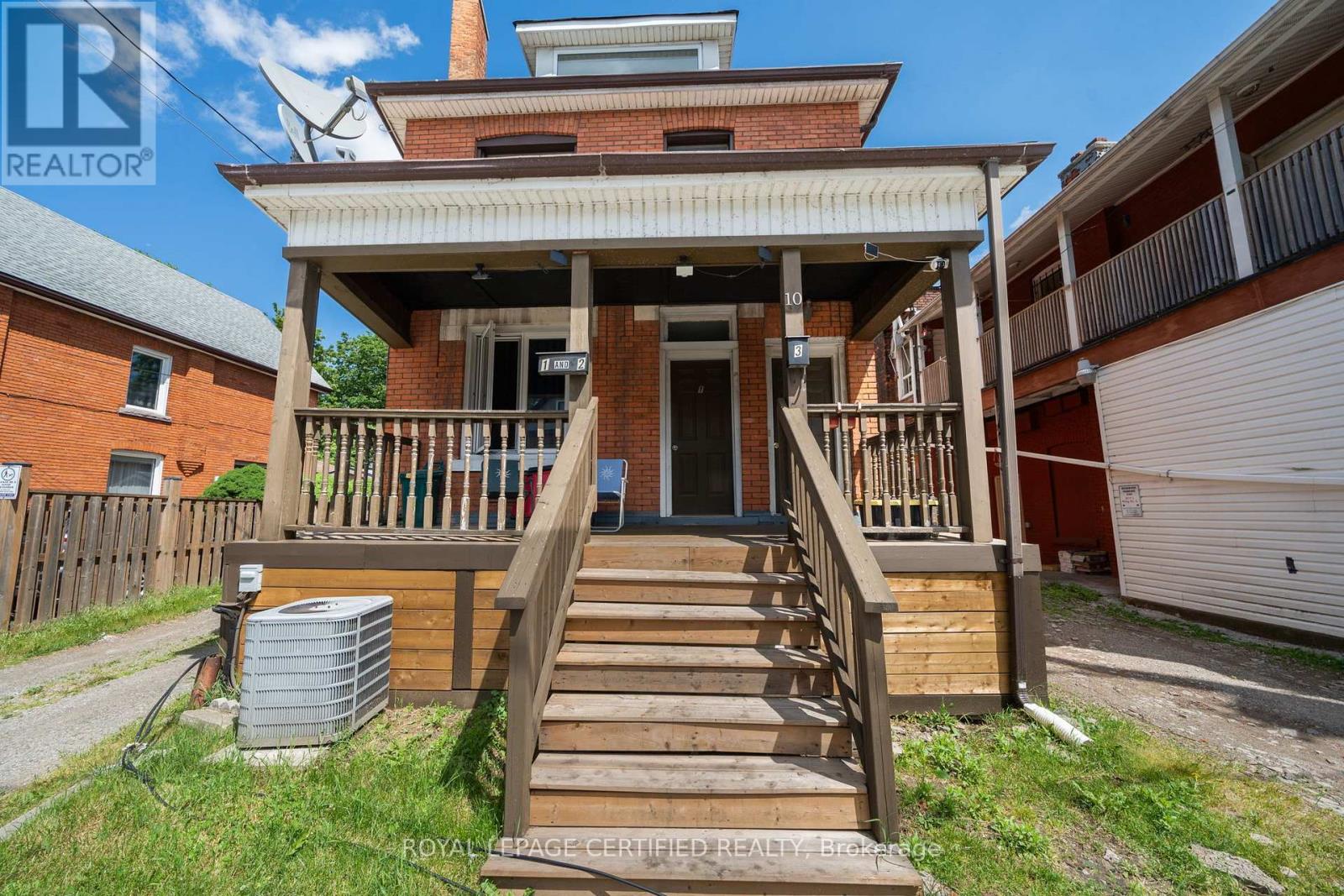 10 Fairleigh Avenue N, Hamilton, Ontario  L8L 6H2 - Photo 2 - X13737250