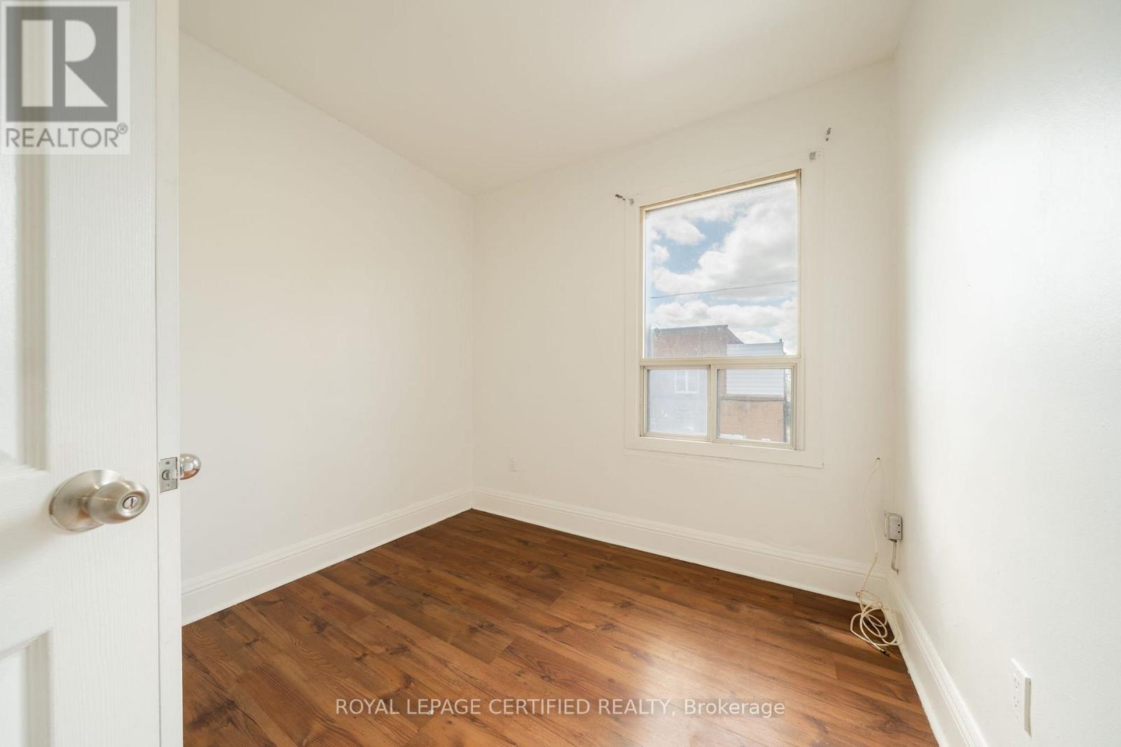 10 Fairleigh Avenue N, Hamilton, Ontario  L8L 6H2 - Photo 7 - X13737250