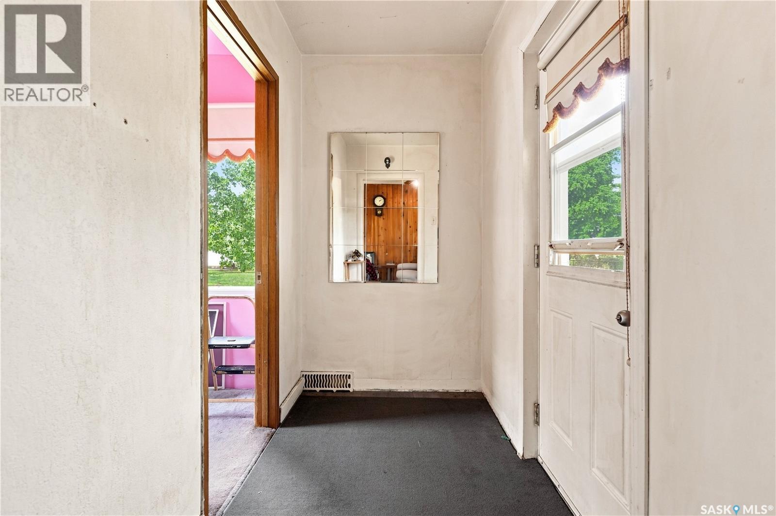 117 Victoria Street, Mortlach, Saskatchewan  S0H 3E0 - Photo 3 - SK047228