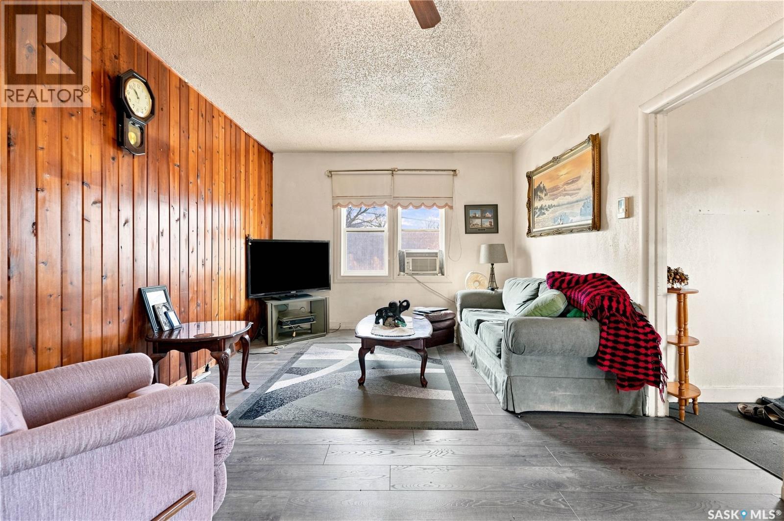 117 Victoria Street, Mortlach, Saskatchewan  S0H 3E0 - Photo 8 - SK047228