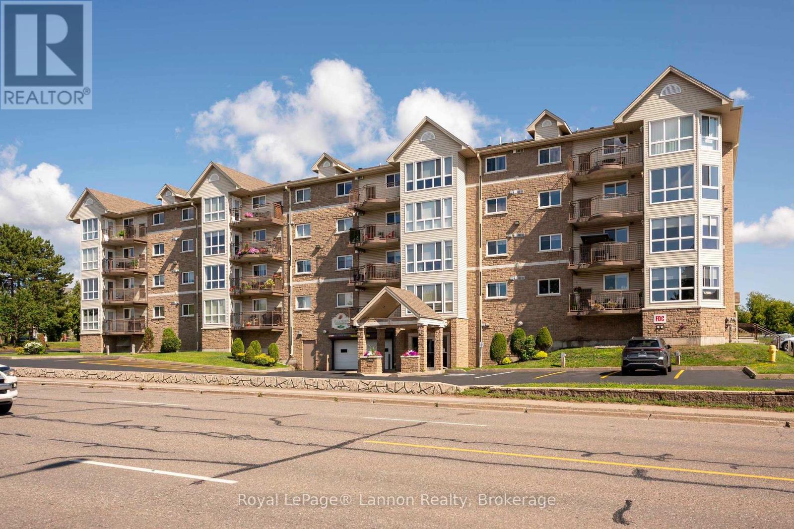 208-620 RED RIVER RD, Thunder Bay, Ontario