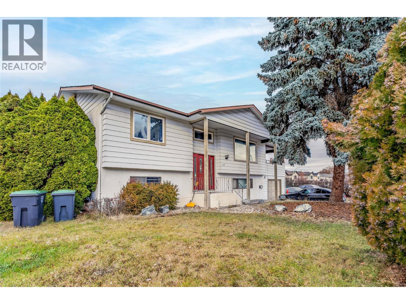 758 Josselyn Court, Kelowna, British Columbia  V1X 6A4 - Photo 2 - 10369633