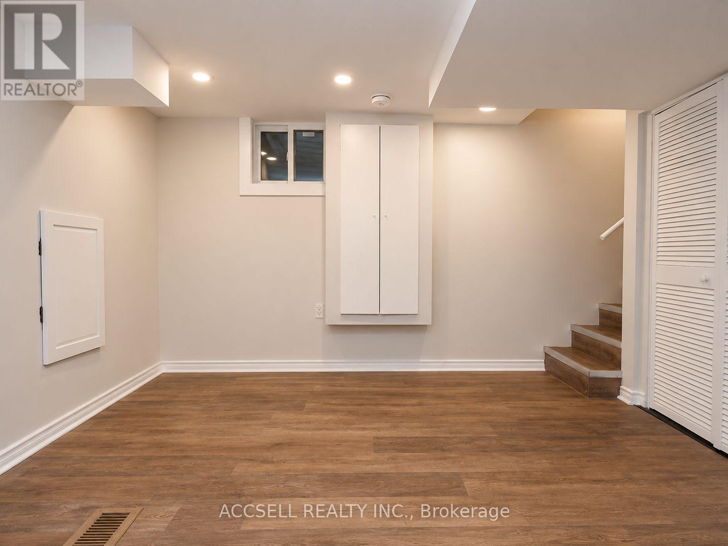 325 Greenwood Avenue, Toronto, Ontario  M4L 2R6 - Photo 10 - E13733756