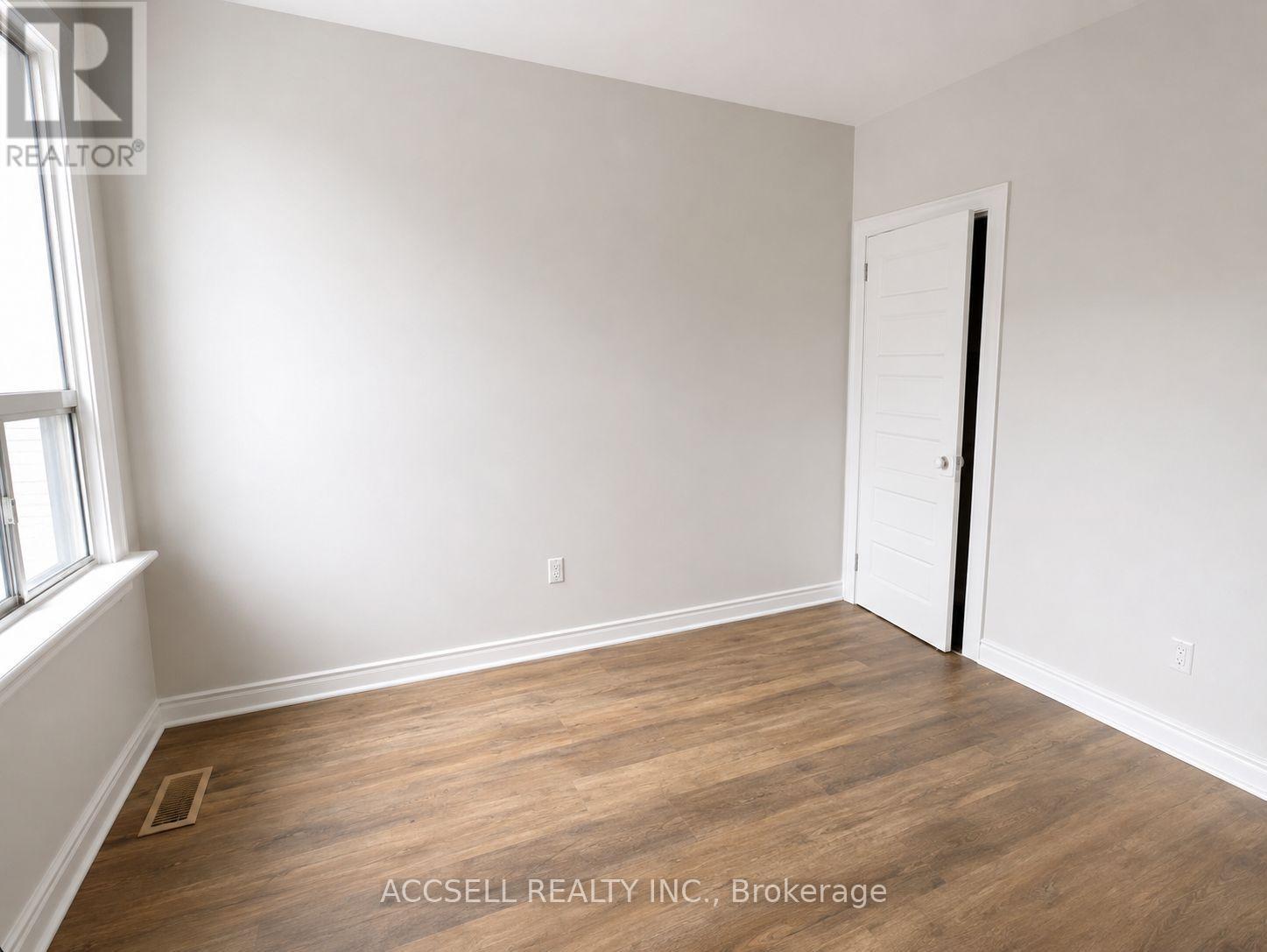 325 Greenwood Avenue, Toronto, Ontario  M4L 2R6 - Photo 8 - E13733756
