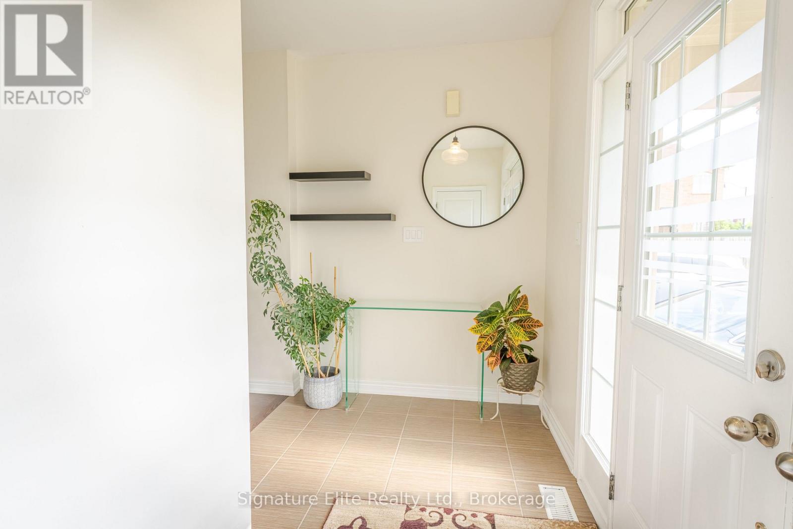 8 Teaberry Terrace, Brampton, Ontario  L6Y 0Y1 - Photo 3 - W13528754