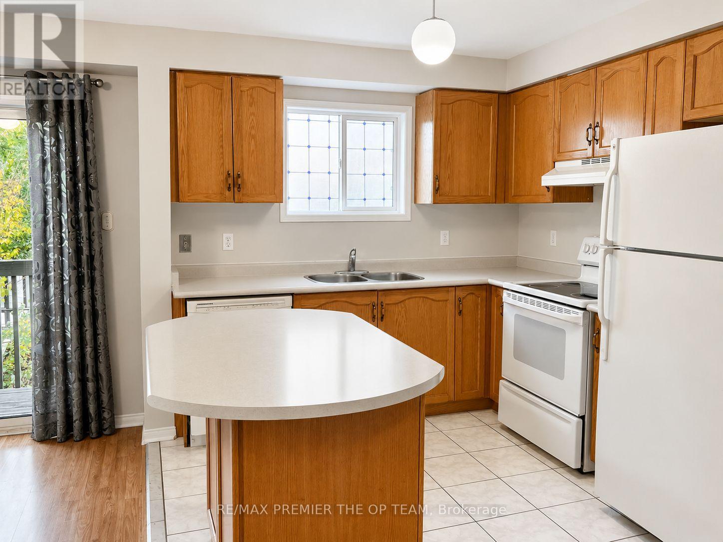 94 Kelso Crescent, Vaughan, Ontario  L6A 2K6 - Photo 5 - N13733622