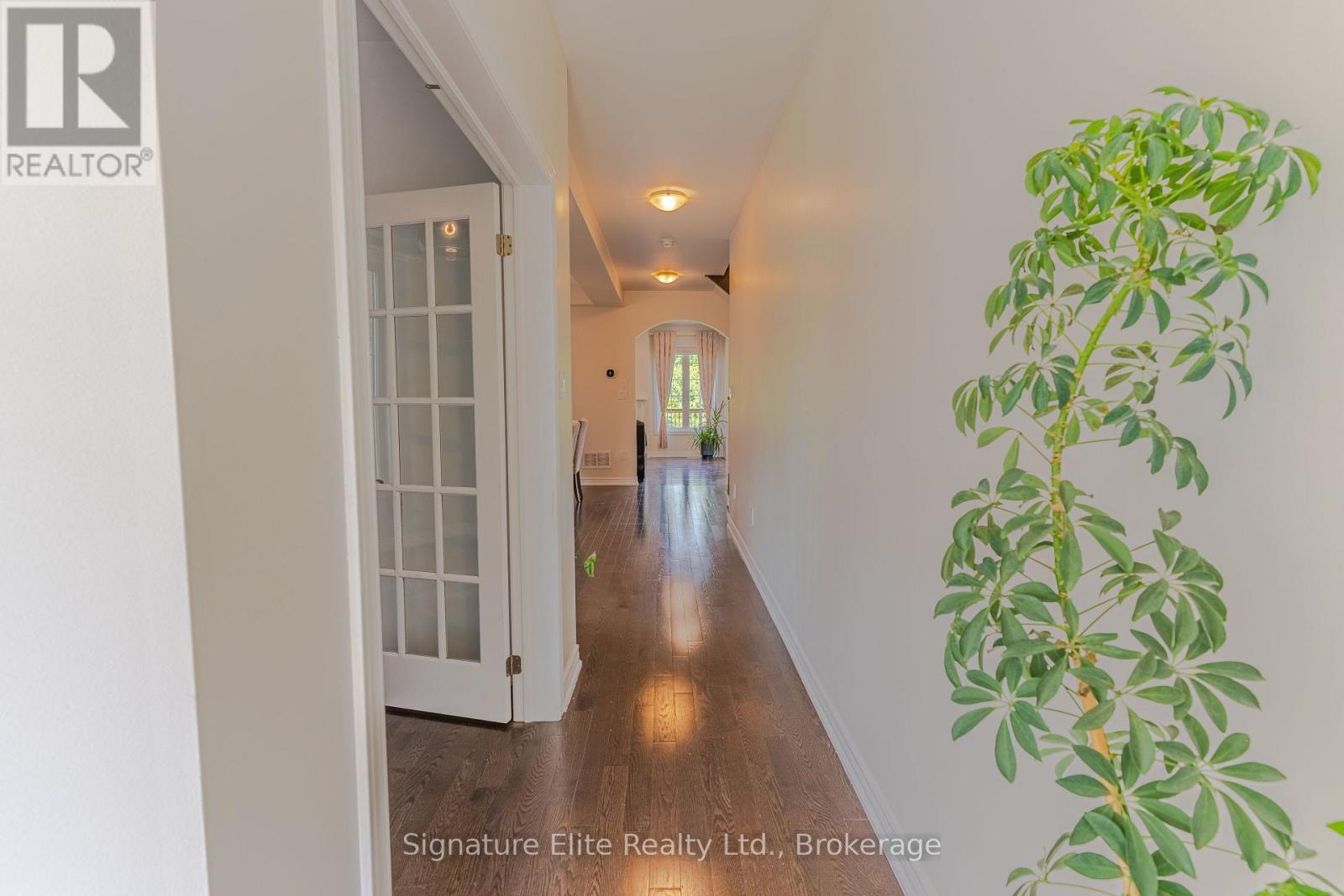8 Teaberry Terrace, Brampton, Ontario  L6Y 0Y1 - Photo 4 - W13528754