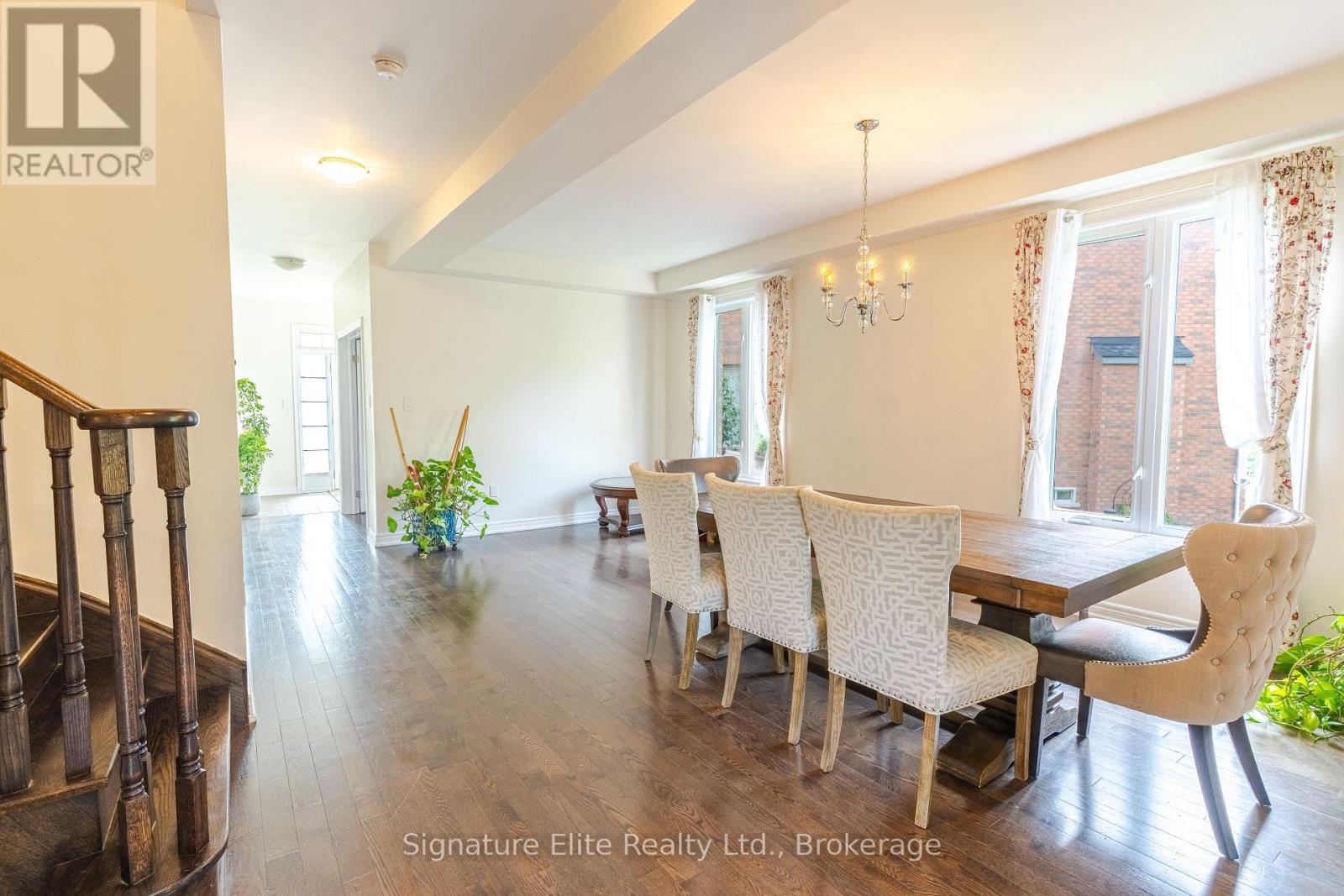 8 Teaberry Terrace, Brampton, Ontario  L6Y 0Y1 - Photo 7 - W13528754