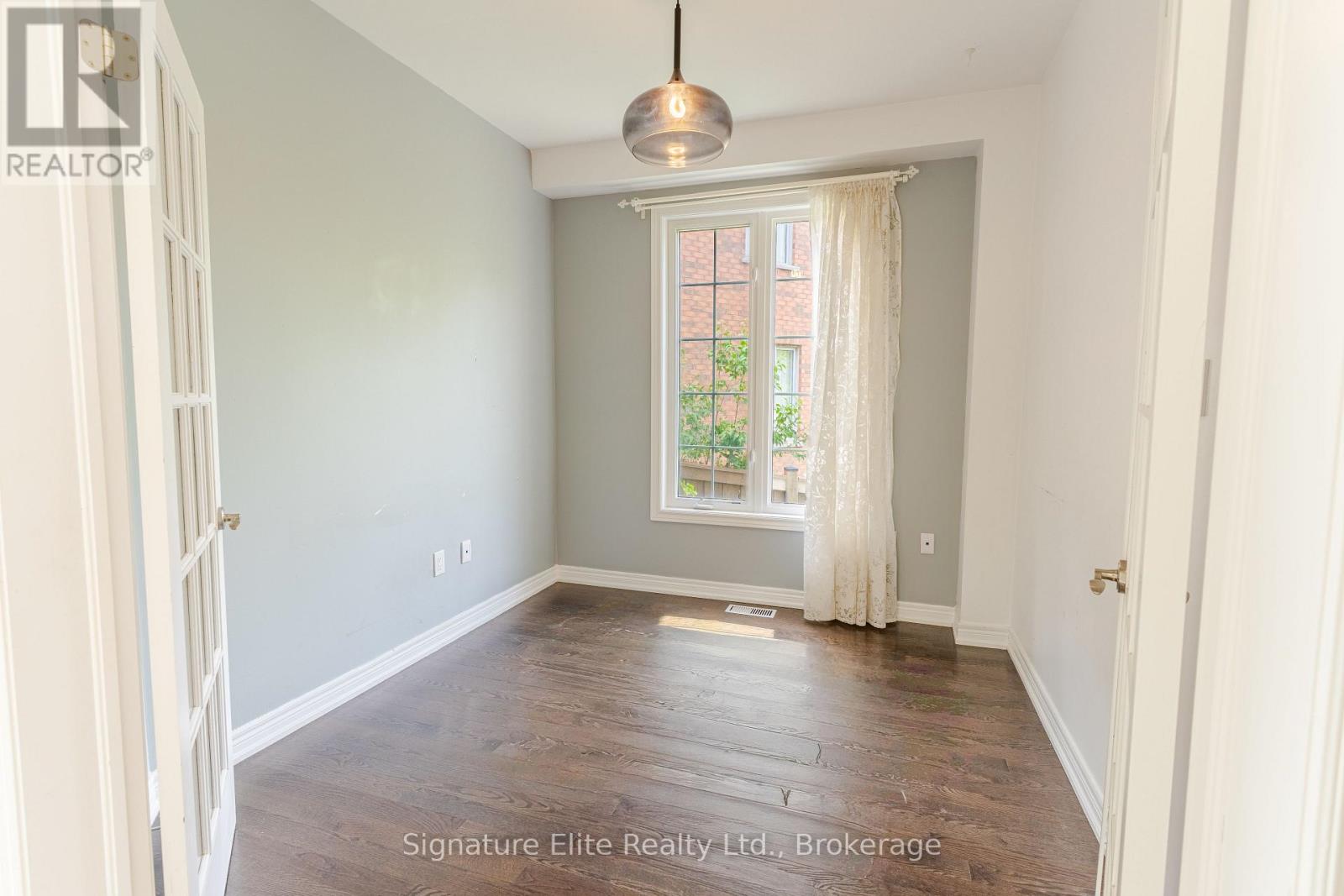8 Teaberry Terrace, Brampton, Ontario  L6Y 0Y1 - Photo 5 - W13528754