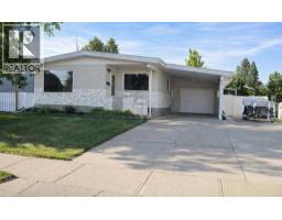 1121 Lakemount Boulevard S, Lethbridge, Alberta