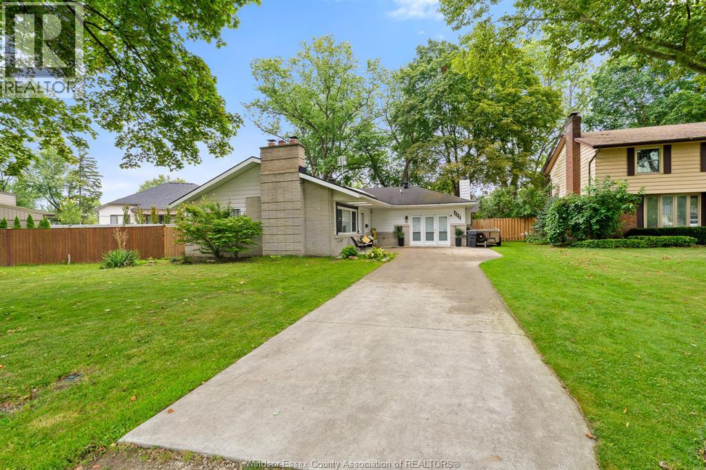 112 CLOVELLY, Tecumseh, Ontario