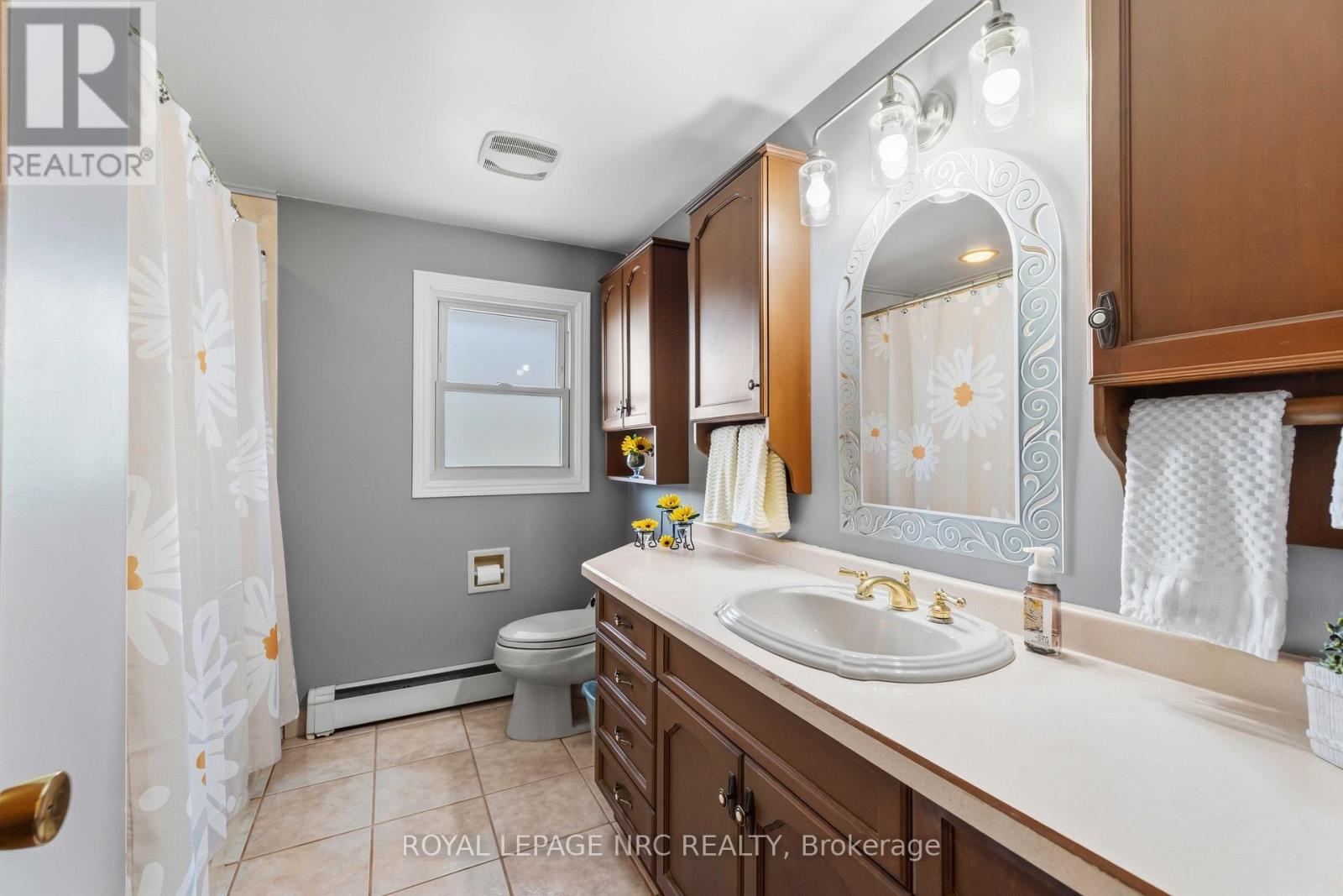 4485 Queensway Crescent, Niagara Falls, Ontario  L2E 5R5 - Photo 21 - X13737348