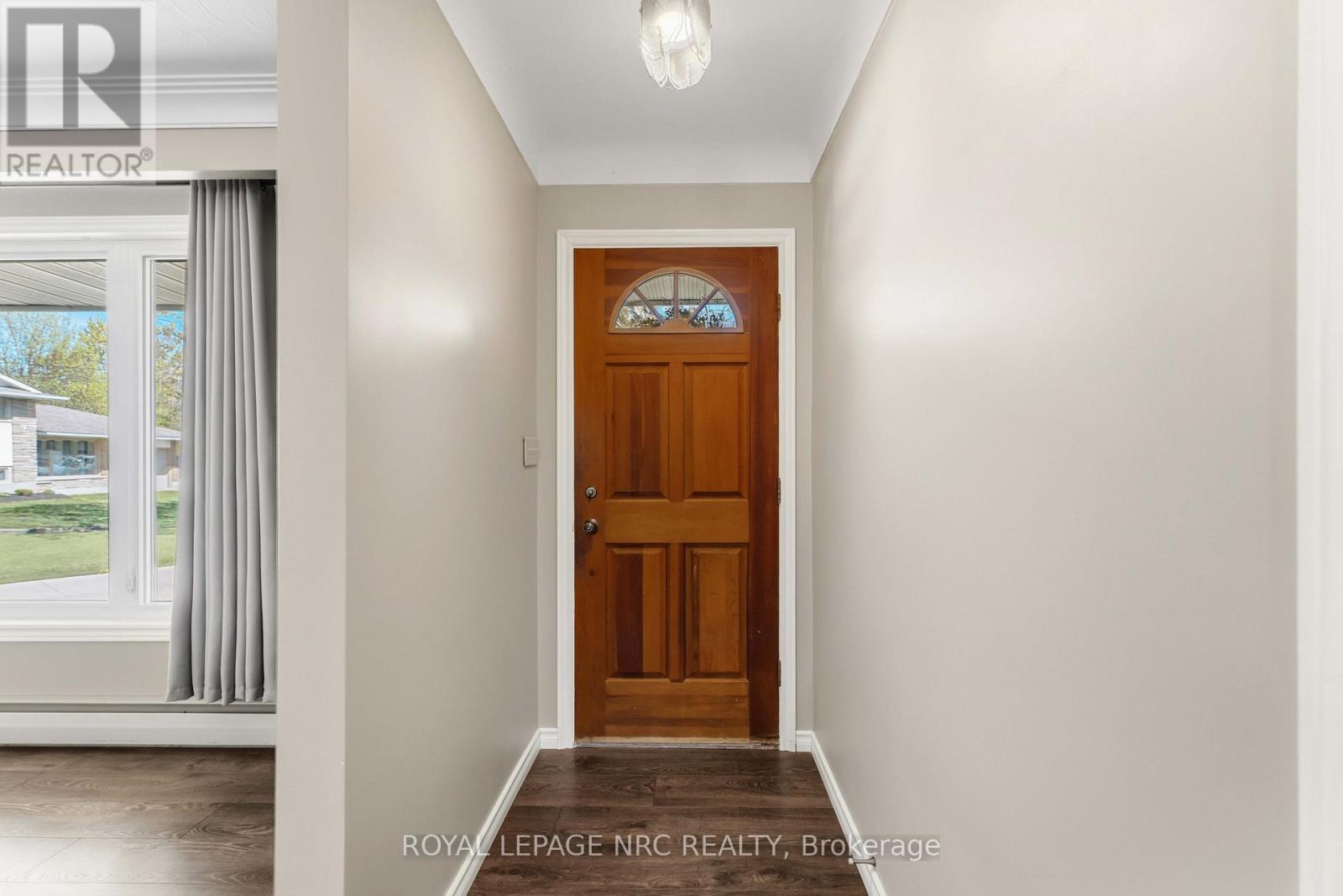 4485 Queensway Crescent, Niagara Falls, Ontario  L2E 5R5 - Photo 5 - X13737348