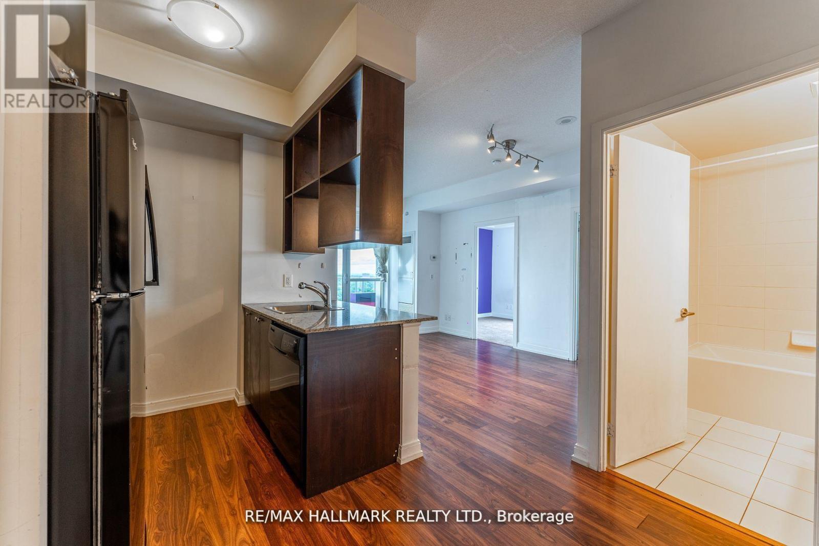 2220 - 181 Village Green Square, Toronto, Ontario  M1S 0K6 - Photo 3 - E13737368