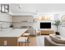 2 2124 E 8 AVENUE, Vancouver, British Columbia