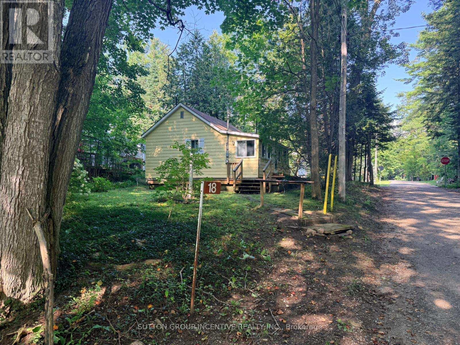 18 Harras Avenue, Tiny, Ontario  L0L 2J0 - Photo 7 - S13737268